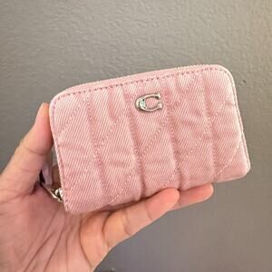 Coach Essential Small Zip Around Card Case With Quilting CBF62 Ballerina